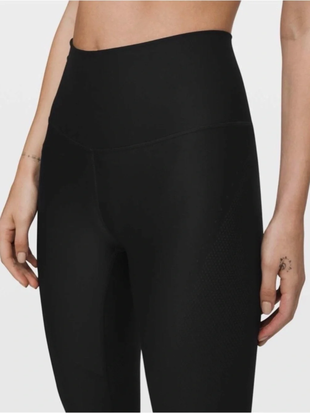 LULULEMON MAPPED OUT HIGH RISE TIGHT 28” | BLACK | Size 20 - Picture 3 of 8